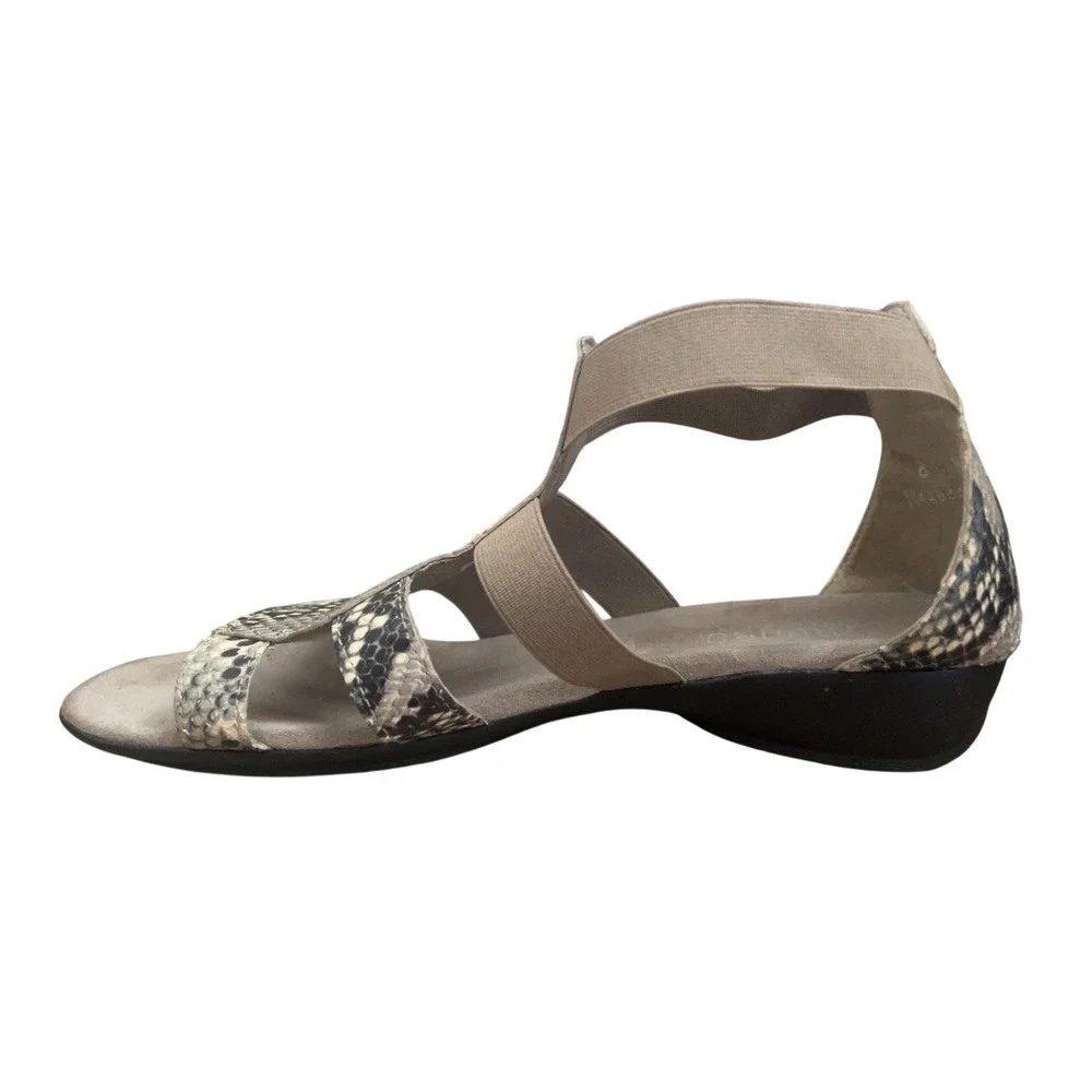 MUNRO snakeskin detail sandals SZ: 8